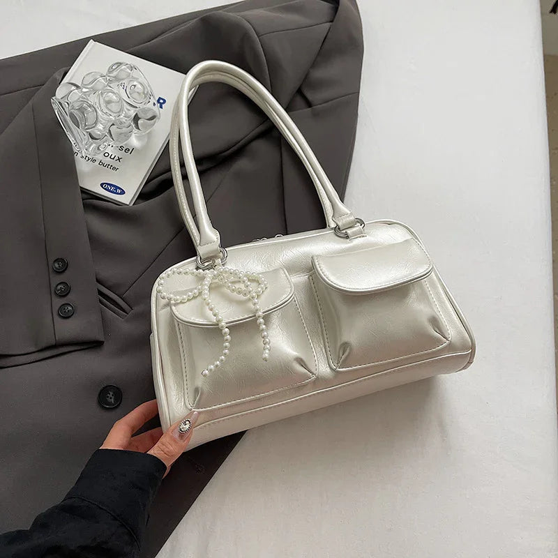 Version Niche Design Armpit Boston | Dock Stand - Electronics > Communications > Telephony > Mobile Phone Accessories > Mobile Phone Cases | Bluetooth Niche (View 3)