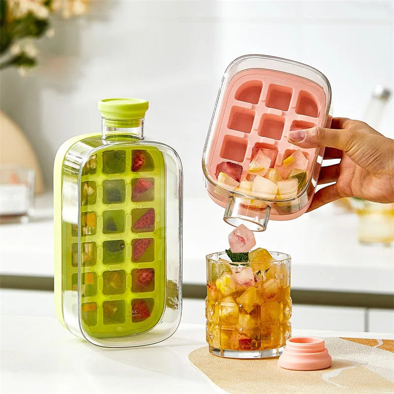 Ice Cube Tray with Straw for Easy Serving