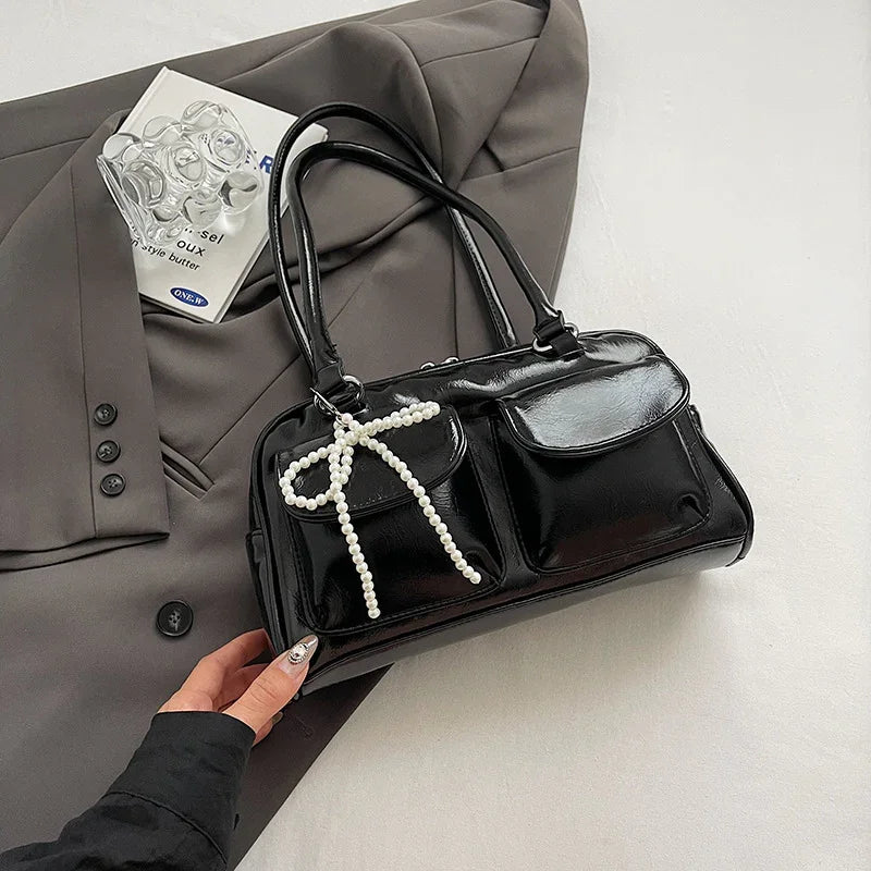 Version Niche Design Armpit Boston | Dock Stand - Electronics > Communications > Telephony > Mobile Phone Accessories > Mobile Phone Cases | Bluetooth Niche (View 2)