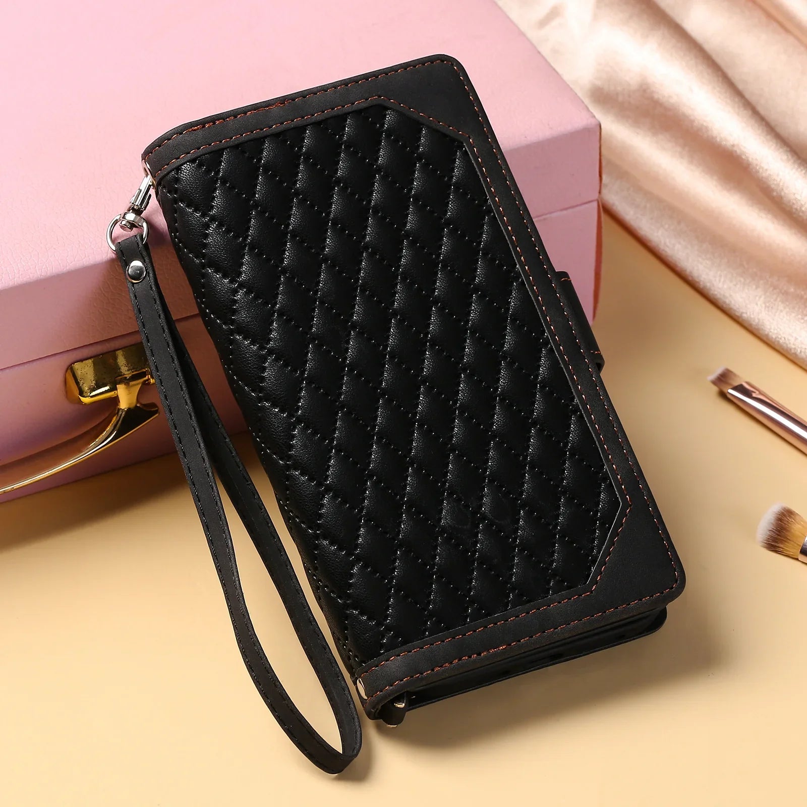 Suitable Checkered Multikarala Chain | S25u Dock - Electronics > Communications > Telephony > Mobile Phone Accessories > Mobile Phone Cases | Elegant Fashion (View 2)
