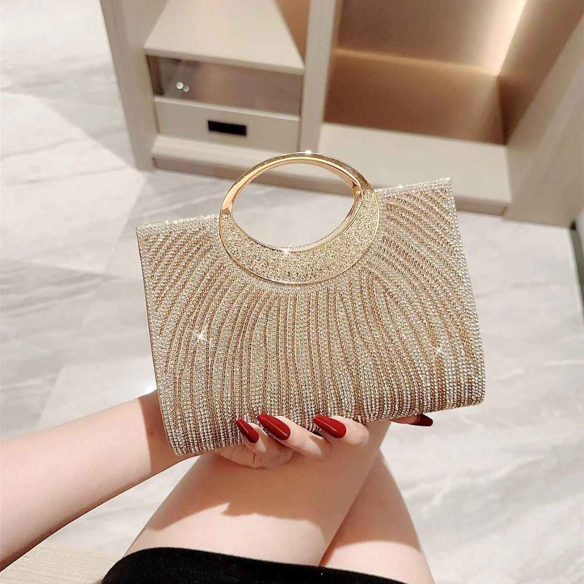 Fashionable Dinner Bag Shiny Diamond Striped | Charger - Electronics > Power | Bluetooth Dinner