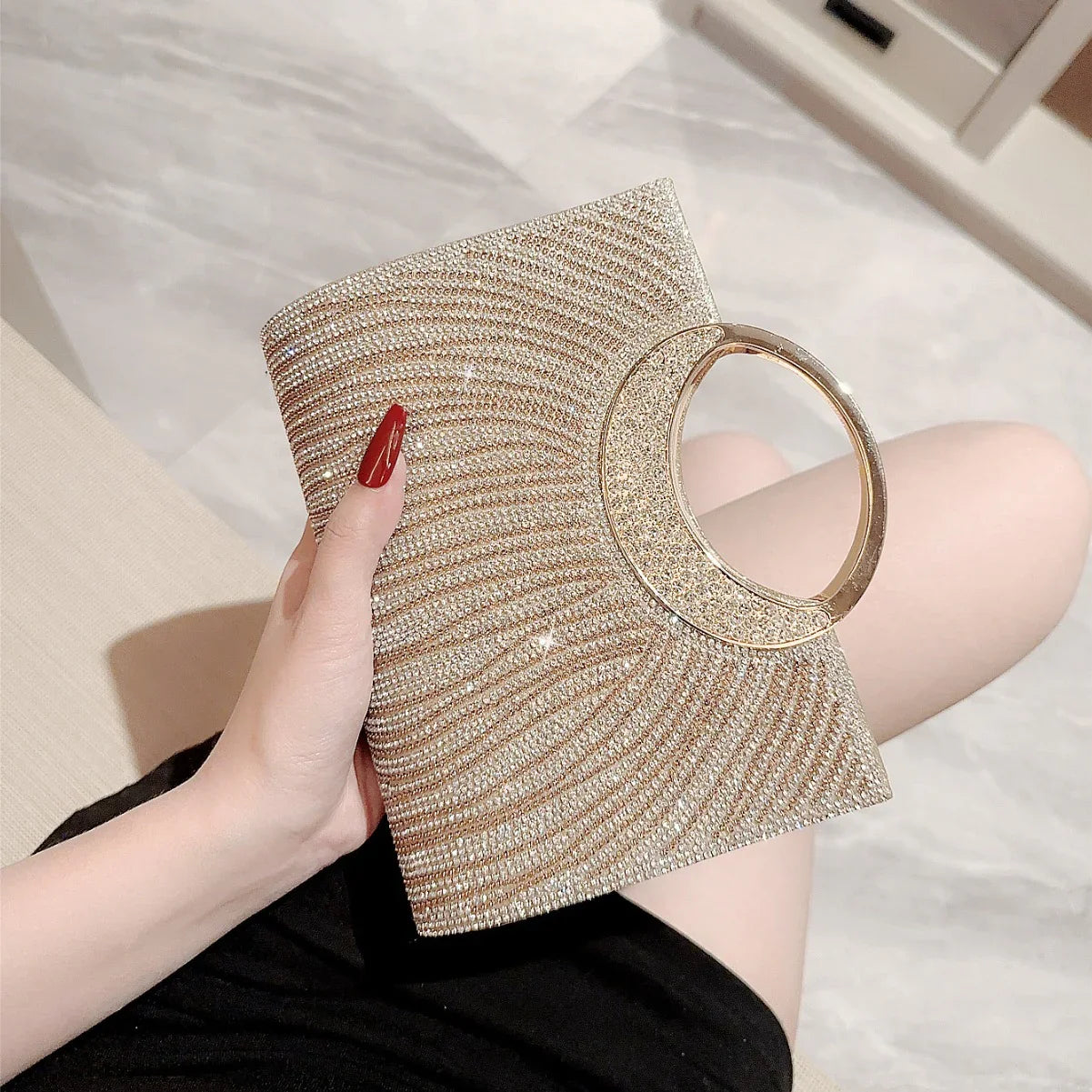 Fashionable Dinner Bag Shiny Diamond Striped | Charger - Electronics > Power | Bluetooth Dinner (View 5)