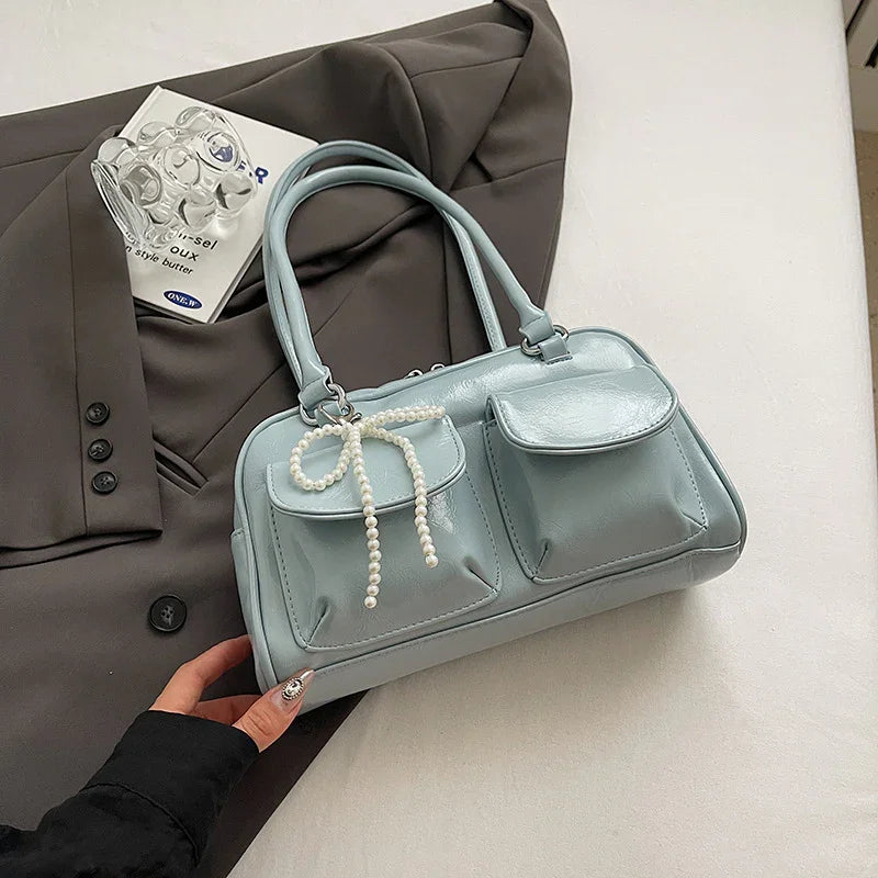 Version Niche Design Armpit Boston | Dock Stand - Electronics > Communications > Telephony > Mobile Phone Accessories > Mobile Phone Cases | Bluetooth Niche (View 4)